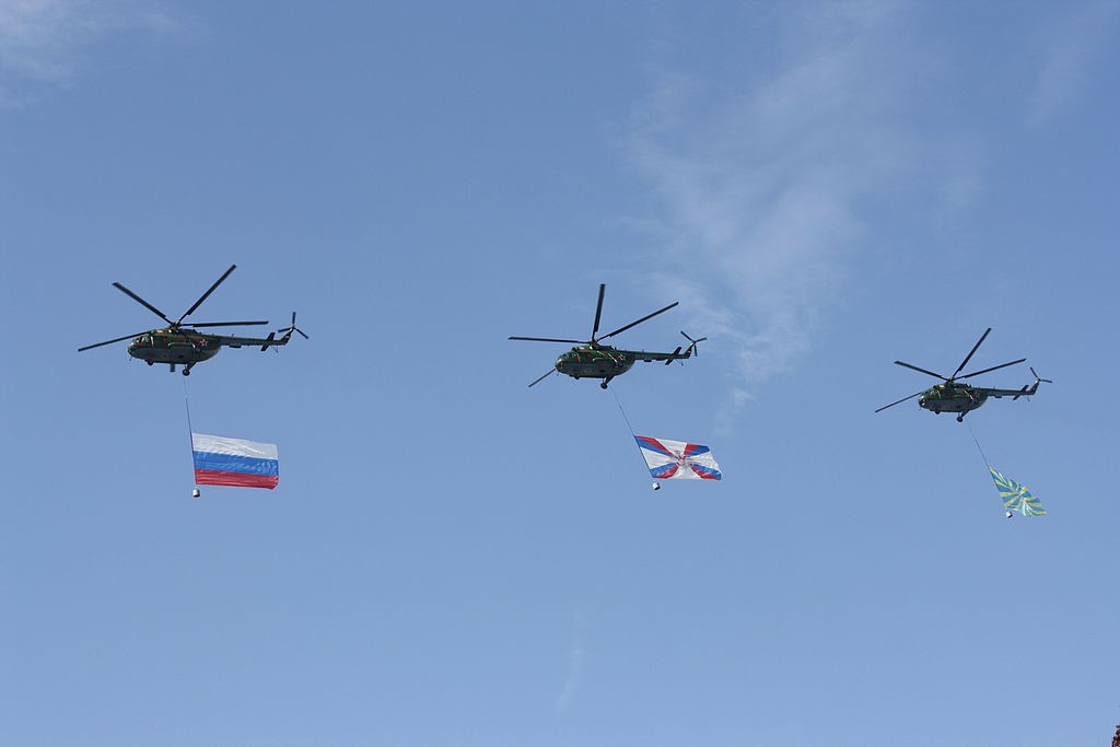 Вертолеты с флагами